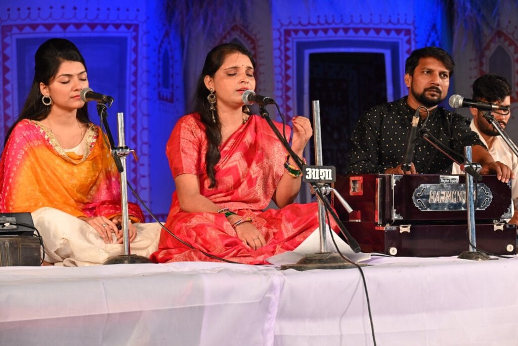 (NCZCC) के मुक्ताकाशी मंच पर बही काव्य की रसधारा