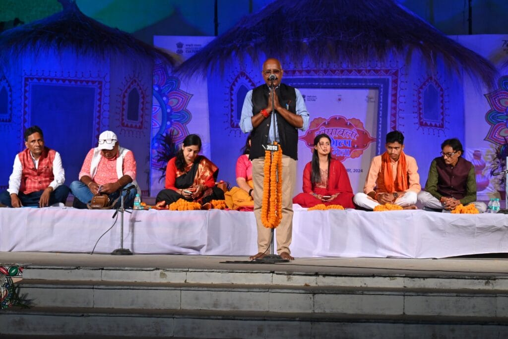 अरे, अरे, अरे पाप चढ़िगे ऊपर को..