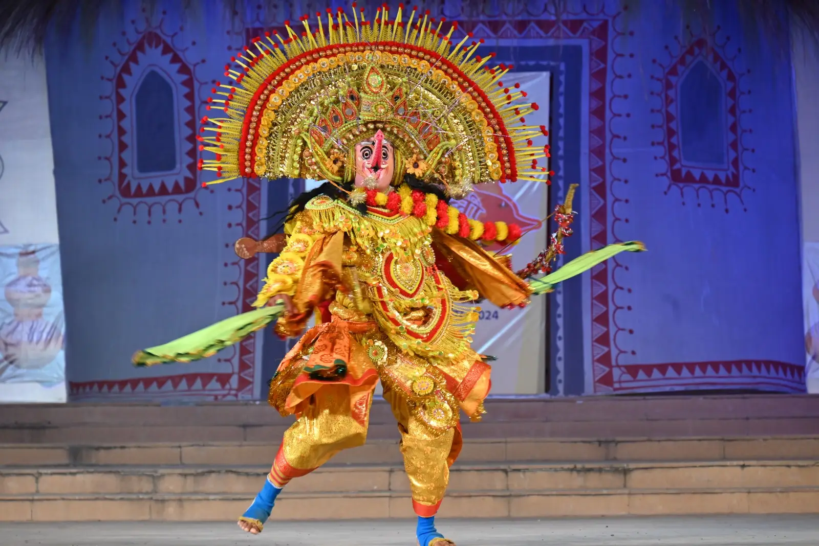 "छाऊ नृत्य और लोकधुनों की रंगीनी ने, दीपावली शिल्प मेले 2024 को बनाया सांस्कृतिक उत्सव"