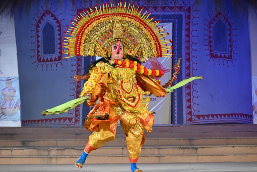 छाऊ नृत्य ने भारतीय शौर्य और विरासत की दिलाई याद