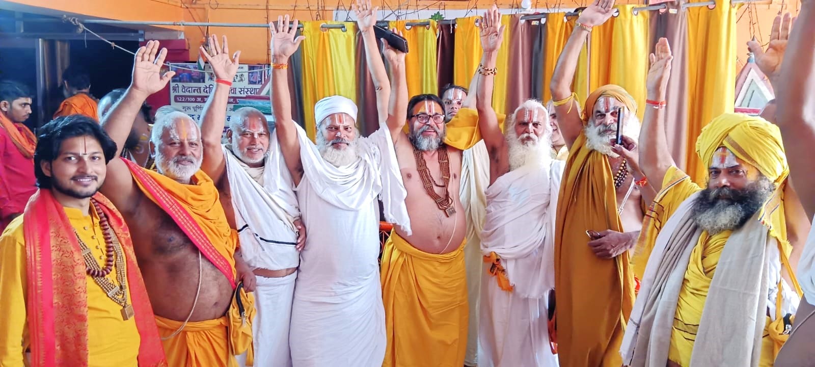 "महाकुंभ 2025 के लिए नारायणी अखाड़ा ने राजसी स्नान की अनुमति की मांग की"