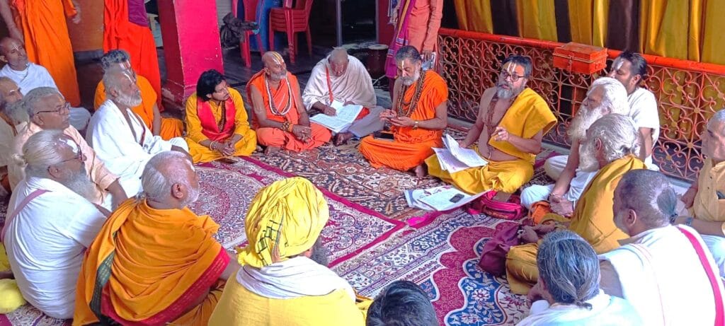 महाकुंभ 2025 के लिए नारायणी अखाड़ा ने राजसी स्नान की अनुमति की मांग की