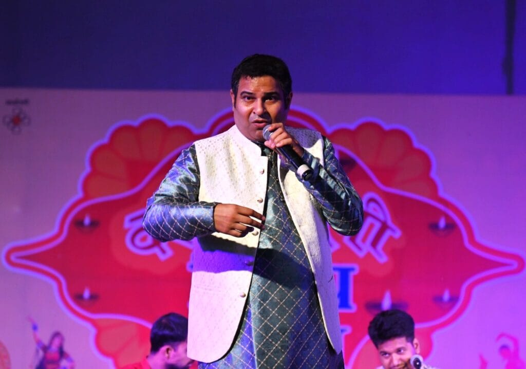 "हे पिया सतगुरु से नेहिया लगाई ल" 