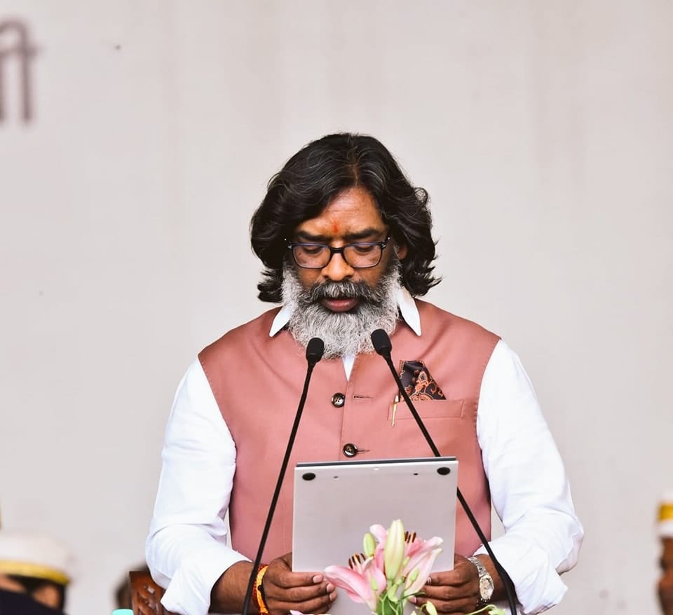 हेमंत सोरेन ने चौथी बार ली झारखंड के मुख्यमंत्री पद की शपथ, 