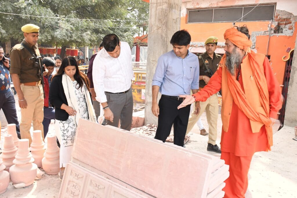 अक्षयवट मार्ग पर इंटरलॉकिंग कार्य के जल्द पूर्ण होने के निर्देश