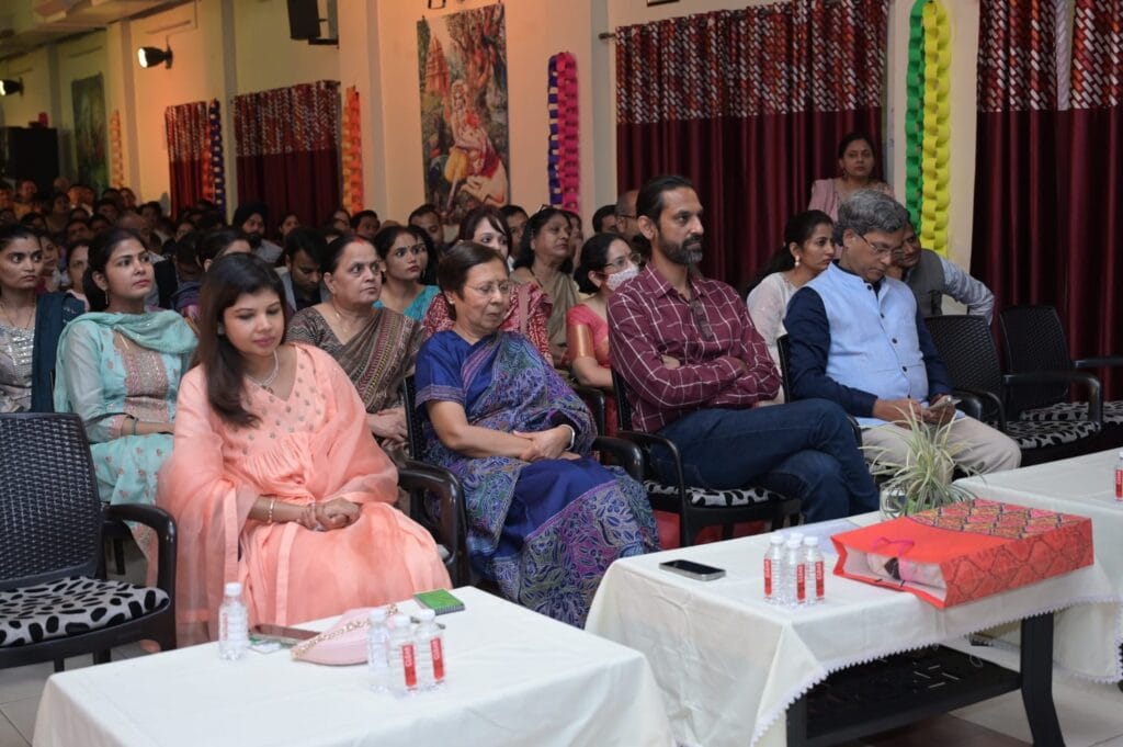 प्रयागराज के प्रेप छात्रों का वार्षिकोत्सव 2024 में धमाल
में रंगारंग प्रस्तुतियों ने मुख्य अतिथियों की किया मंत्रमुग्ध