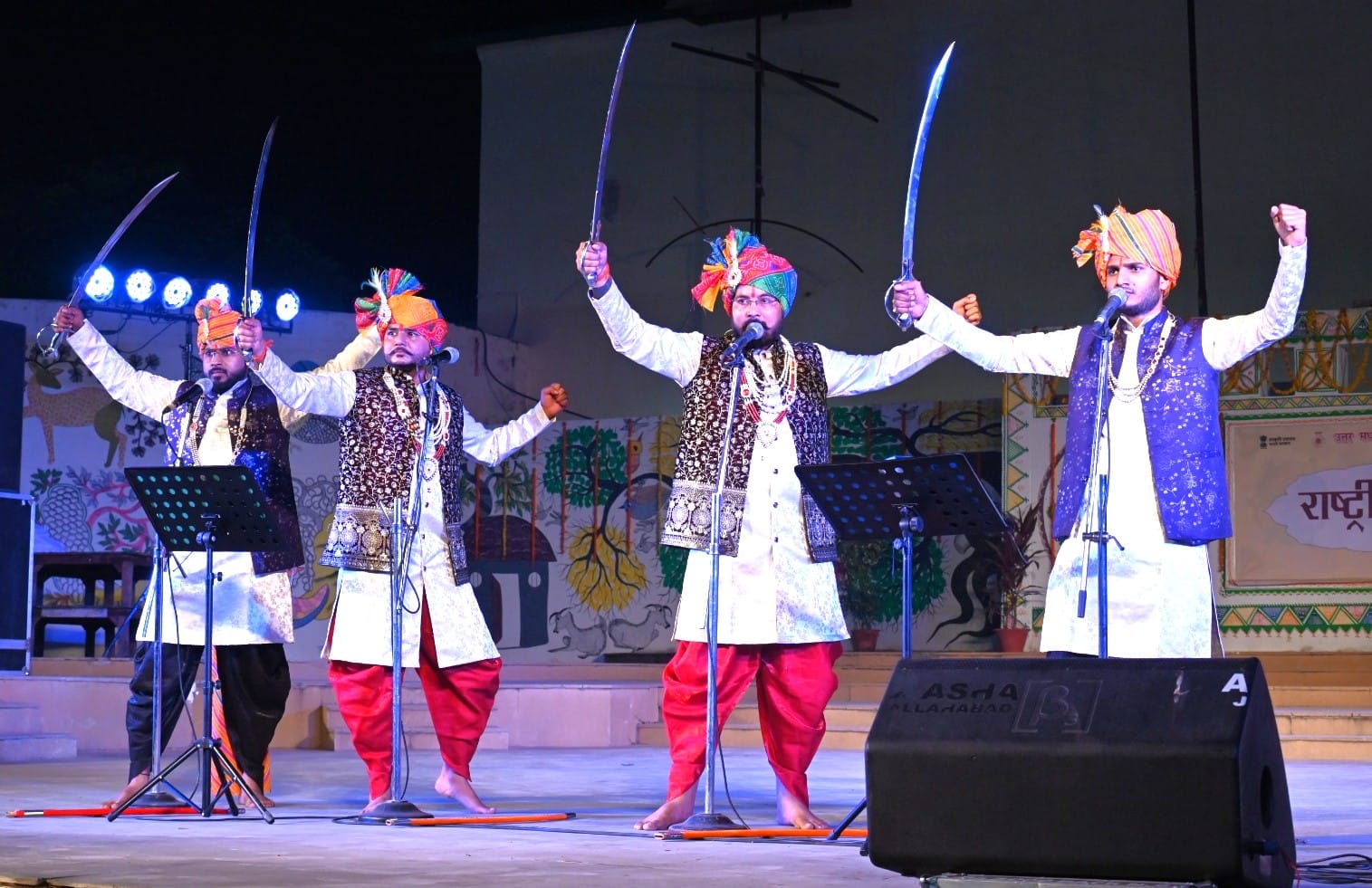 उत्तर मध्य क्षेत्र सांस्कृतिक केंद्र शिल्प मेला प्रयागराज में, सांस्कृतिक एकता का प्रदर्शन।