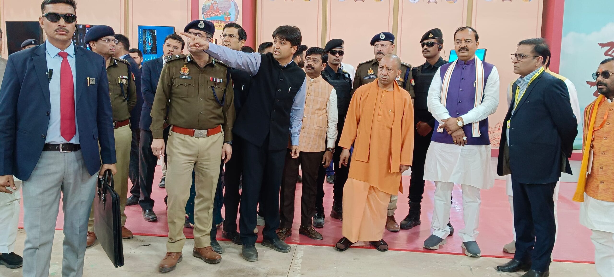 पीएम मोदी के आगमन से पहले महाकुंभ 2025 तैयारियों पर सीएम योगी की पैनी नजर