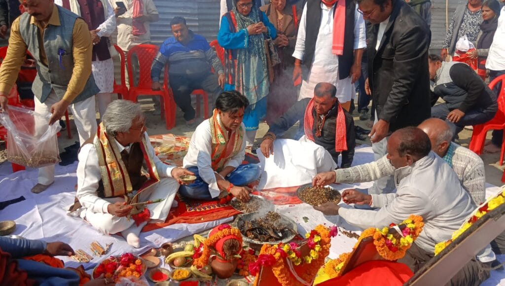 महाकुंभ 2025 प्रयागराज में दद्दा शिष्य मण्डल भारतवर्ष का भव्य भूमि पूजन संपन्न