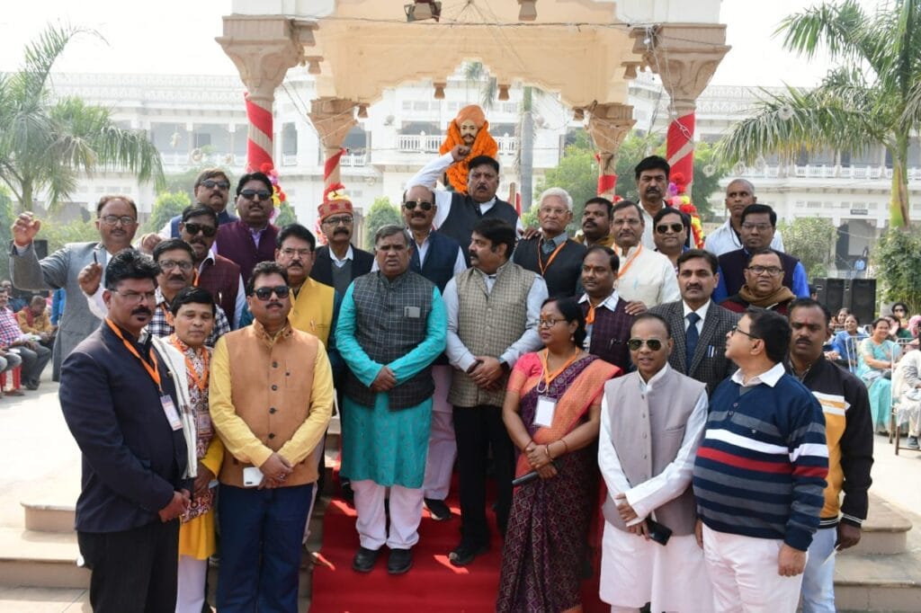 मुंशी काली प्रसाद कुलभास्कर की शोभायात्रा कायस्थ समाज की कृतज्ञता