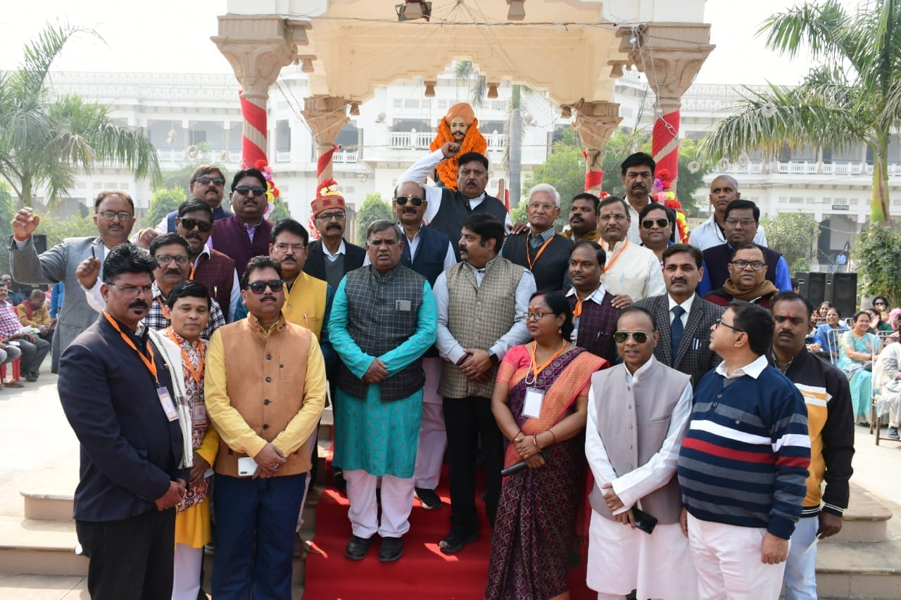 मुंशी काली प्रसाद कुलभास्कर की शोभायात्रा कायस्थ समाज की कृतज्ञता