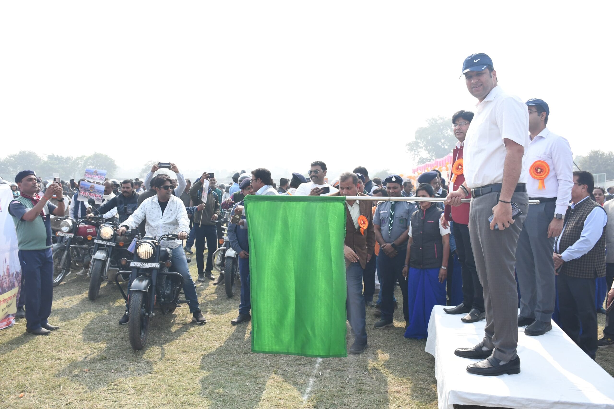 स्वच्छ कुम्भ, सुरक्षित कुम्भ और प्लास्टिक मुक्त महाकुम्भ-2025 के लिए स्कूटीबाइक रैली को जिलाधिकारी ने दिखाई हरी झंडी,