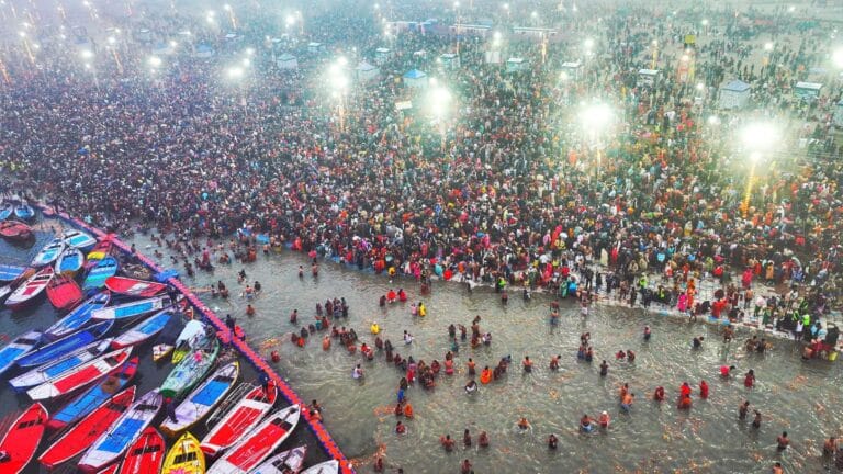 एकता का महाकुम्भ 2025 पौष पूर्णिमा प्रथम स्न्नान आस्था और श्रद्धा का संगम