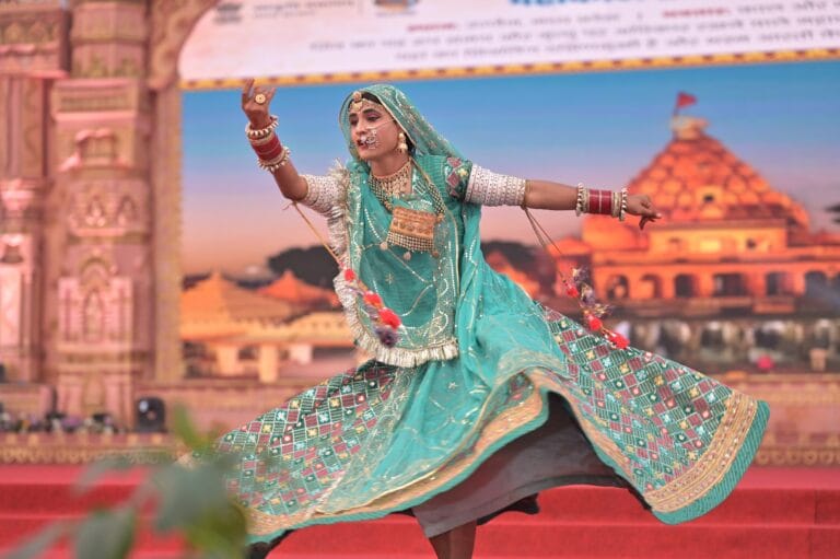 कालबेलिया नृत्य की अद्भुत छटा से सजा, महाकुंभ का कलाग्राम।