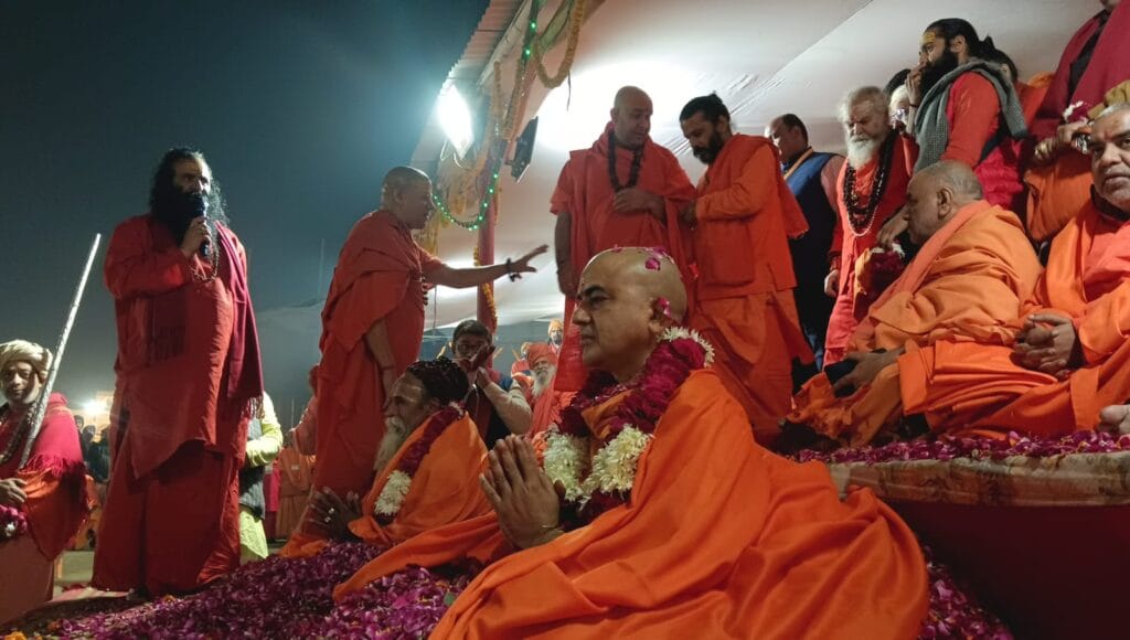 निरंजनी अखाड़े में दो नए महामंडलेश्वर बने, संत समाज ने दी शुभकामनाएं