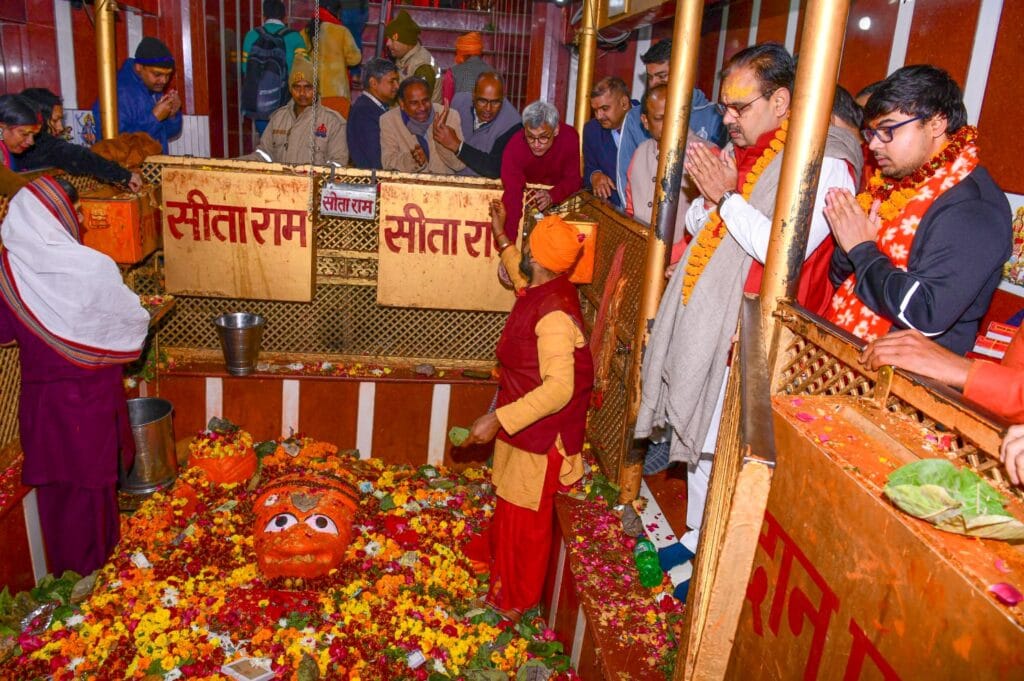 राजस्थान के CM भजनलाल शर्मा ने बड़े हनुमान जी मंदिर में दर्शन