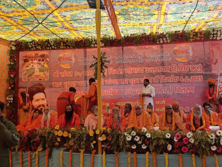 सनातन की मातृभाषा संस्कृत के संरक्षण में गुरुकुलों की भूमिका – श्री महंत रविंद्र पुरी