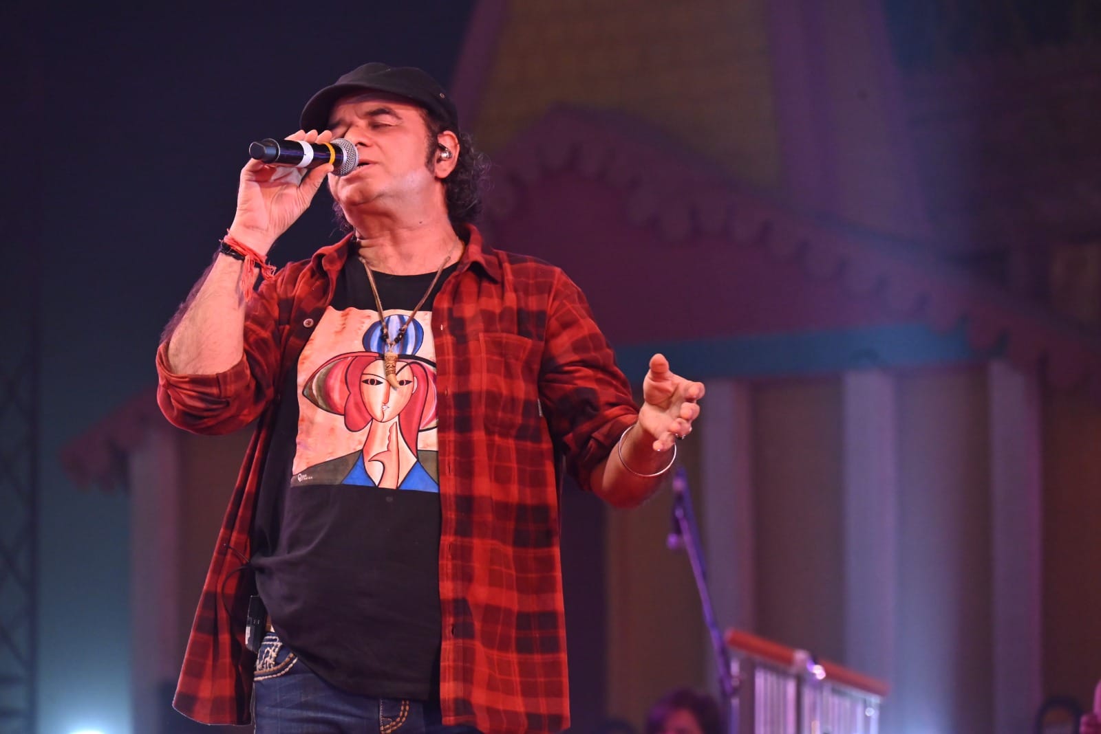 Mohit Chauhan की सुरीली आवाज़ ने कलाग्राम में बांधा समां