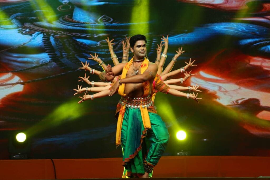 गंगा पंडाल में कला, भक्ति और संगीत का दिव्य संगम