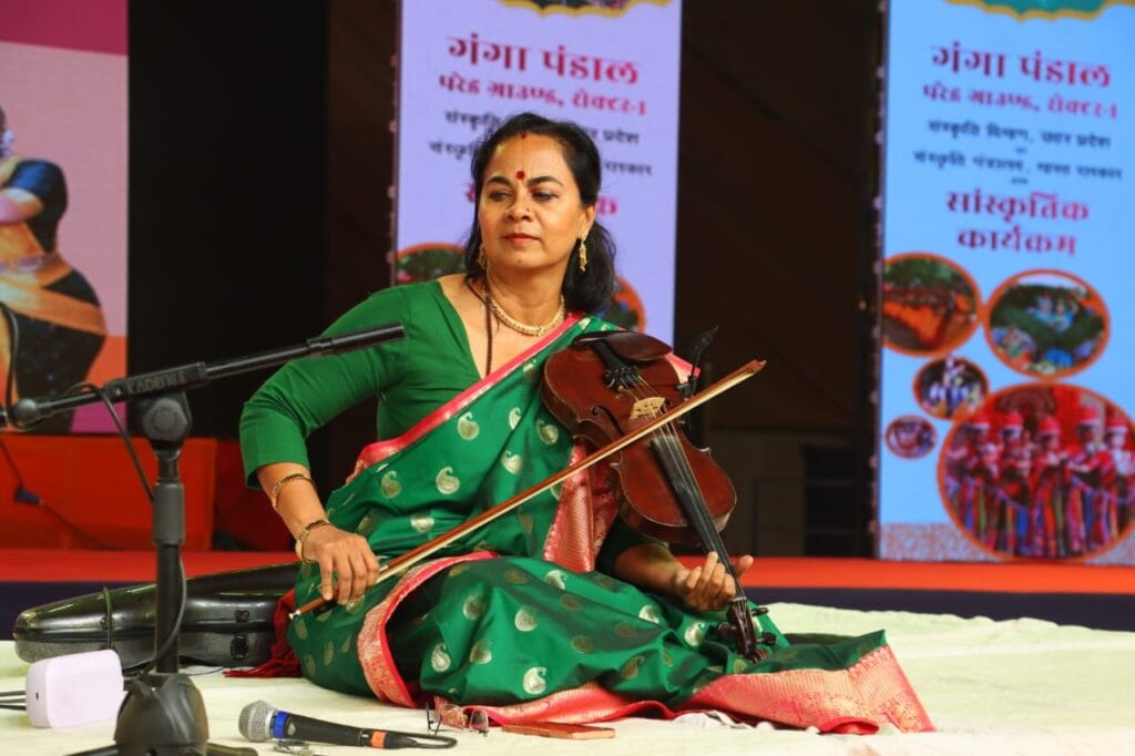 गंगा पंडाल में कला, भक्ति और संगीत का दिव्य संगम