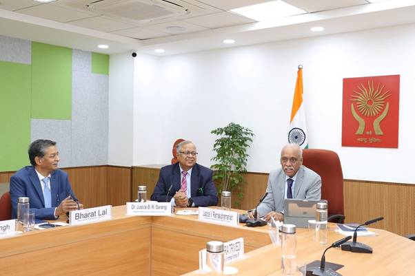 डिजिटल निजता की सुरक्षा में सरकार और कॉर्पोरेट की भूमिका