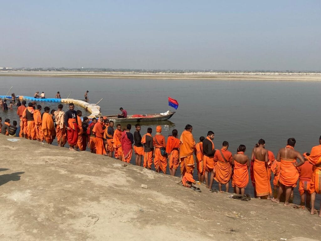 महाकुंभ 2025 पुण्य आत्माओं की शांति हेतु जलांजलि व तिलांजलि