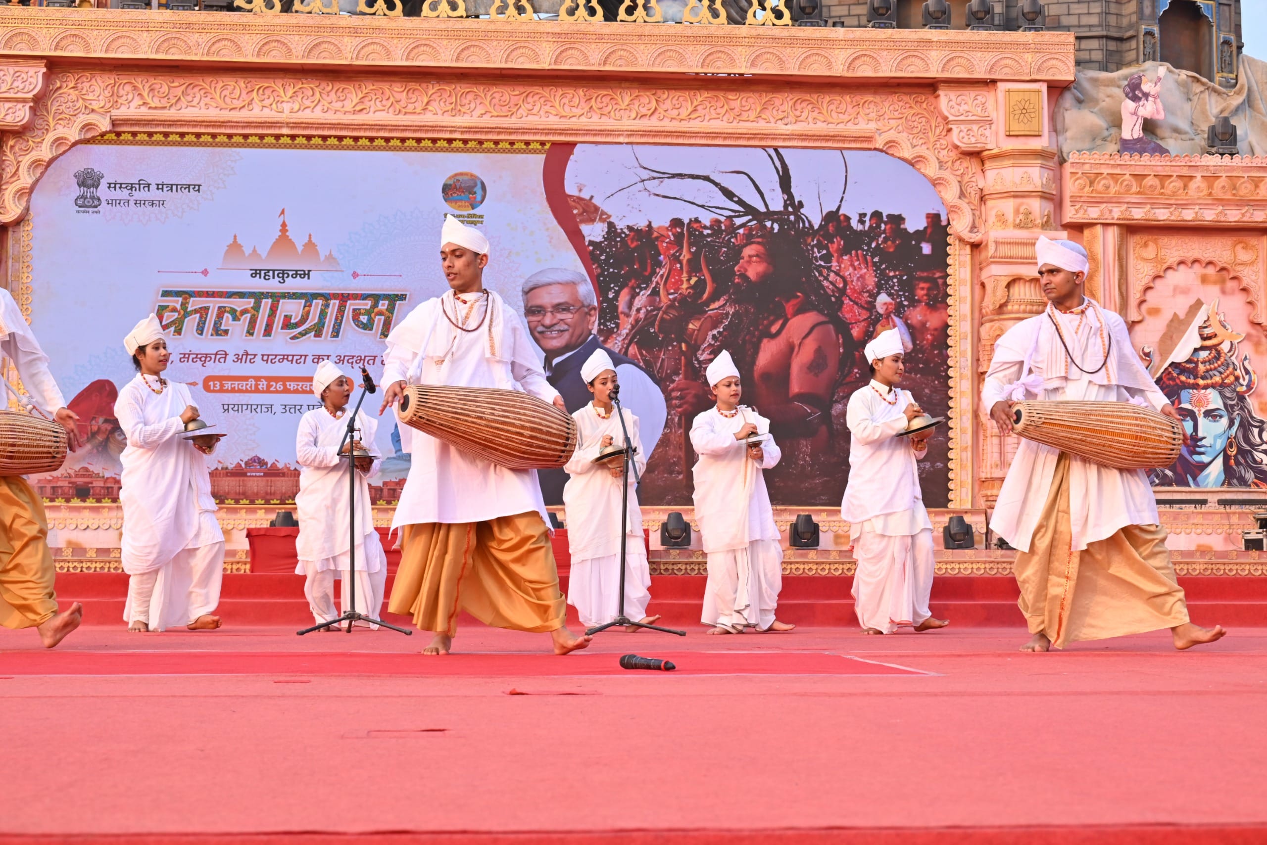 कलाग्राम में लोकनृत्यों की रंगारंग छटा, श्रद्धालु हुए मंत्रमुग्ध