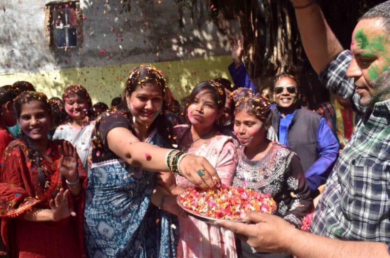 होली सामाजिक समरसता का सबसे महत्वपूर्ण पर्व